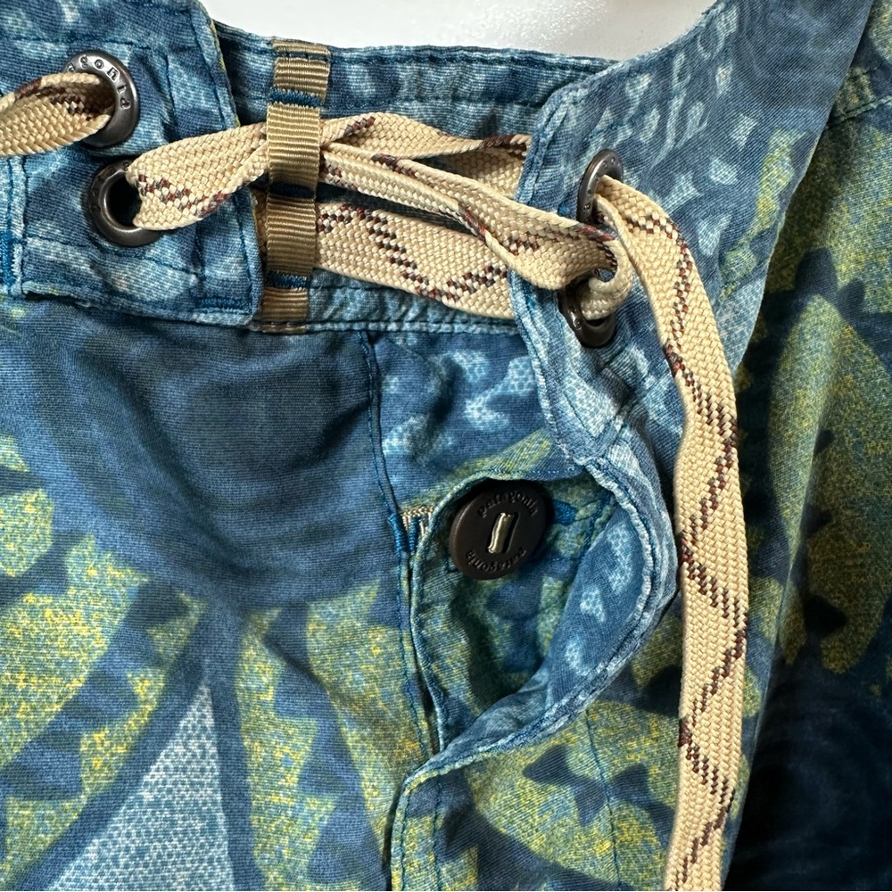Patagonia Wavefarer Board Shorts Men’s Size 34 Blue Floral Print Zip Pocket - Picture 7 of 15